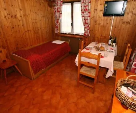 Champoluc Apartment Apartamento